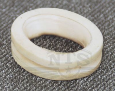 Ramgummi Puch vit, -1965, säljs styckvis.