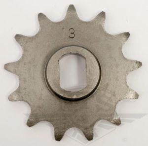 Framdrev Zundapp 2 & 3-växlad, 13 kugg, ovalt hål. Nya axeln.