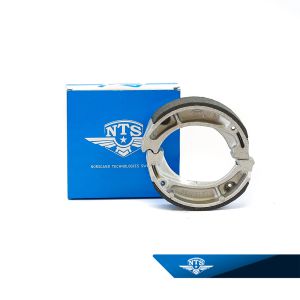 Bromsbackar Honda MT50 fram och bak, MB50 bak, Puch Hero fram och bak.