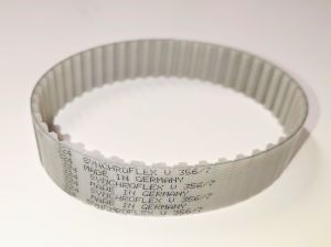 Tandrem Husqvarna Flinta och Äggmotorn. 49 kuggar. Äkta Synchroflexrem.