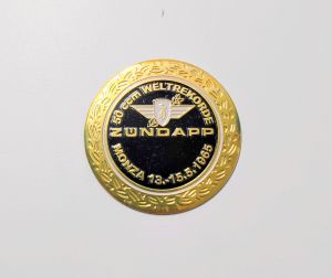 Tankemblem Zundapp, “Monza”. Svart, 1966-67. Säljs styckvis.