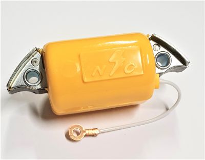 Högeffekt tändspole, till Bosch tändsystem. Avstånd infästning, cc54mm. Breda polskor. Från NC Motorparts.