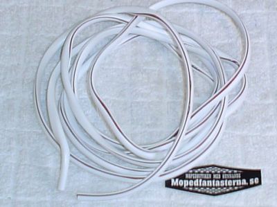 Gummilist vit, självhäftande. 2,1 meter.