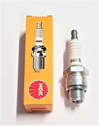 Tändstift NGK B6HS. (Kort gänga).