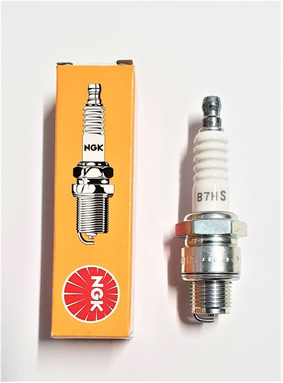 Tändstift NGK B7HS. (Kort gänga).
