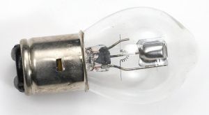 Glödlampa (BA20D) 6 volt, 15/15 watt, säljs styckvis.