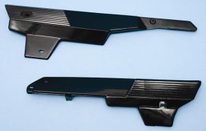 Sidokåpor PUCH MAXI, passar MAXI med trampor och utan bakfjädring, säljs parvis.