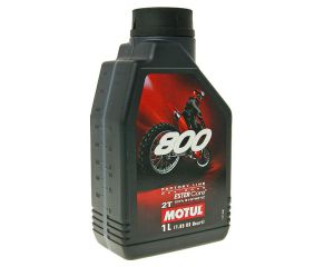 Motul 800 2-taktsolja. Off Road Factory Line, 1 liter.